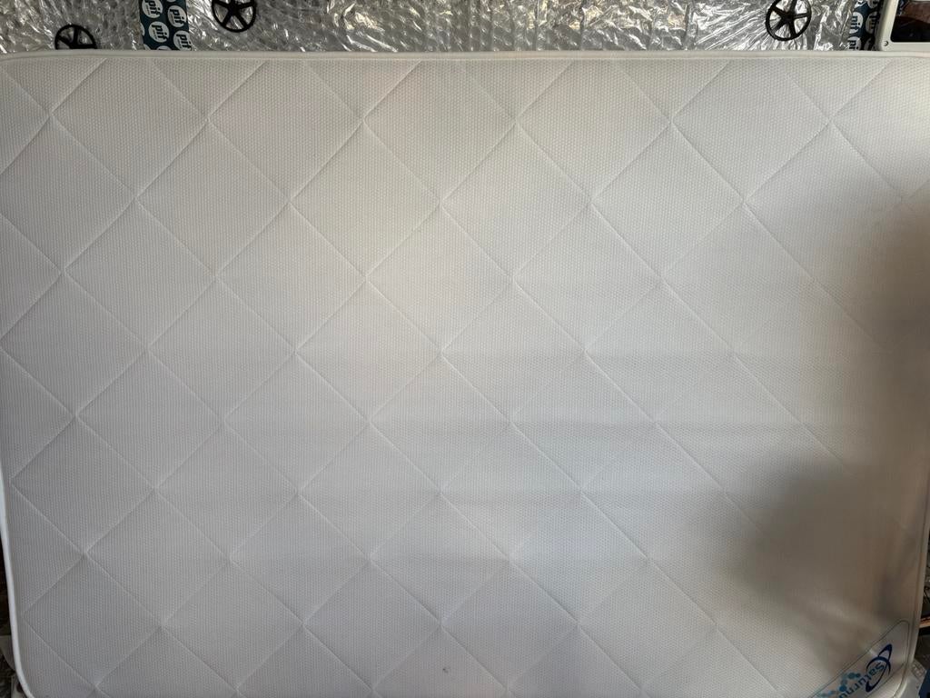 Matras 140x200 + Topper, Huis en Inrichting, Slaapkamer | Matrassen en Bedbodems, Ophalen, Tweepersoons, 140 cm, Zo goed als nieuw