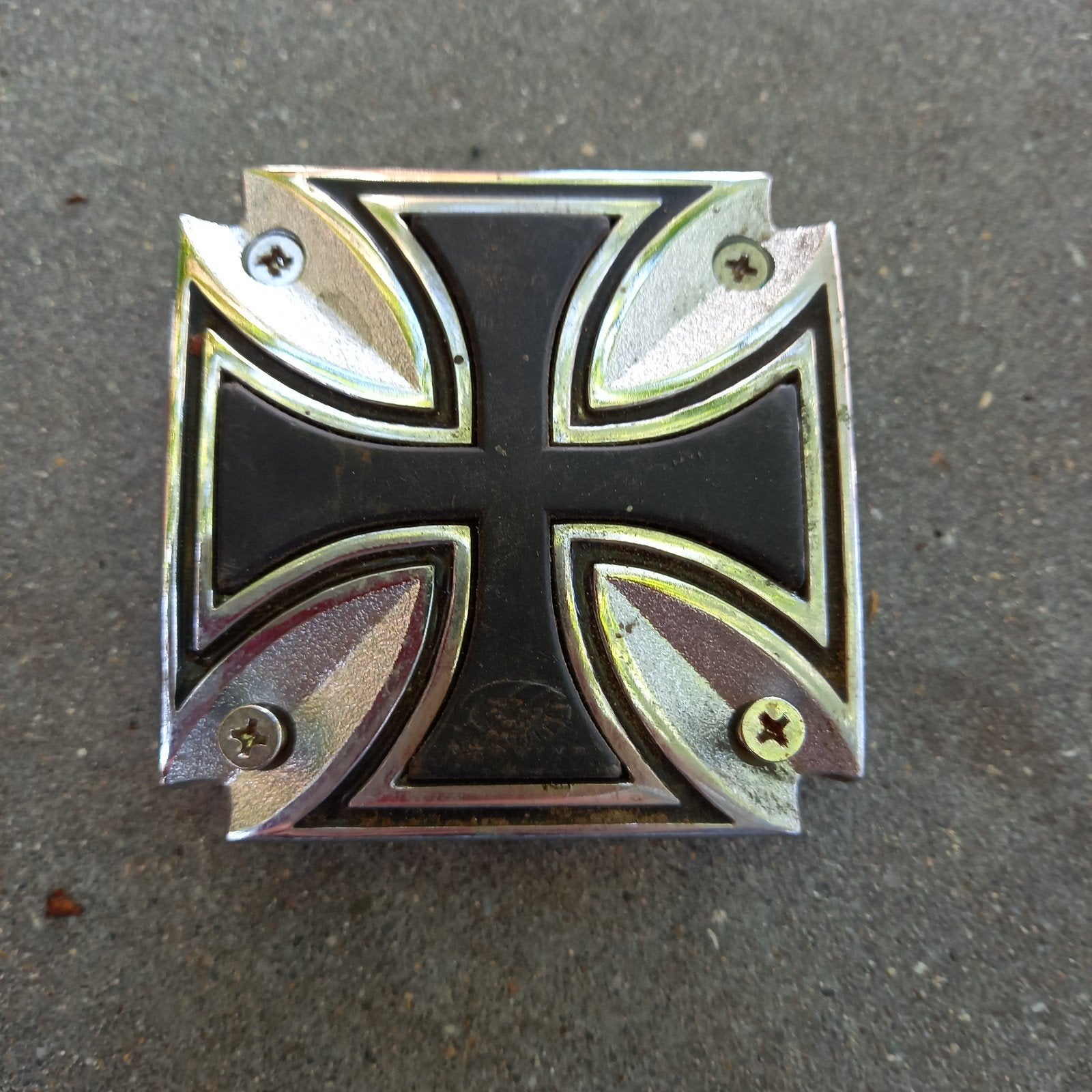 Custom IJzeren Kruis / Maltezer Kruis Embleem Robuust Metaal, Ophalen of Verzenden, Gebruikt, Auto's