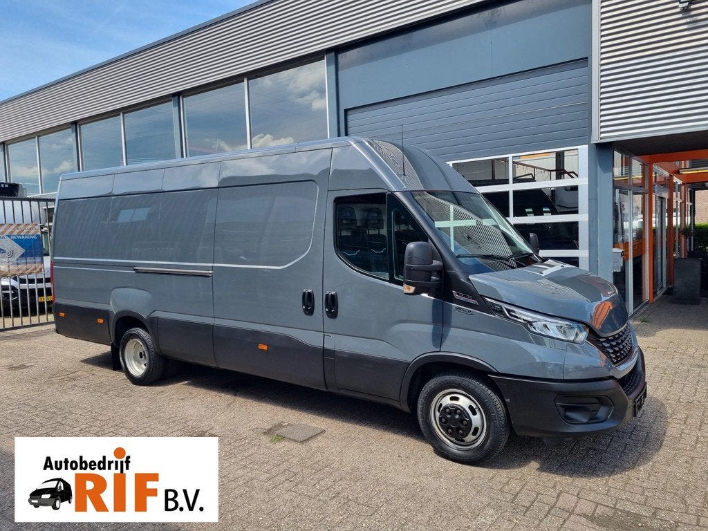 Iveco Daily 35C18 3.0D 180PK L4H2 Maxi N1 Hi-Matic Euro 6, Auto's, Automaat, Achterwielaandrijving, Gebruikt, Euro 6