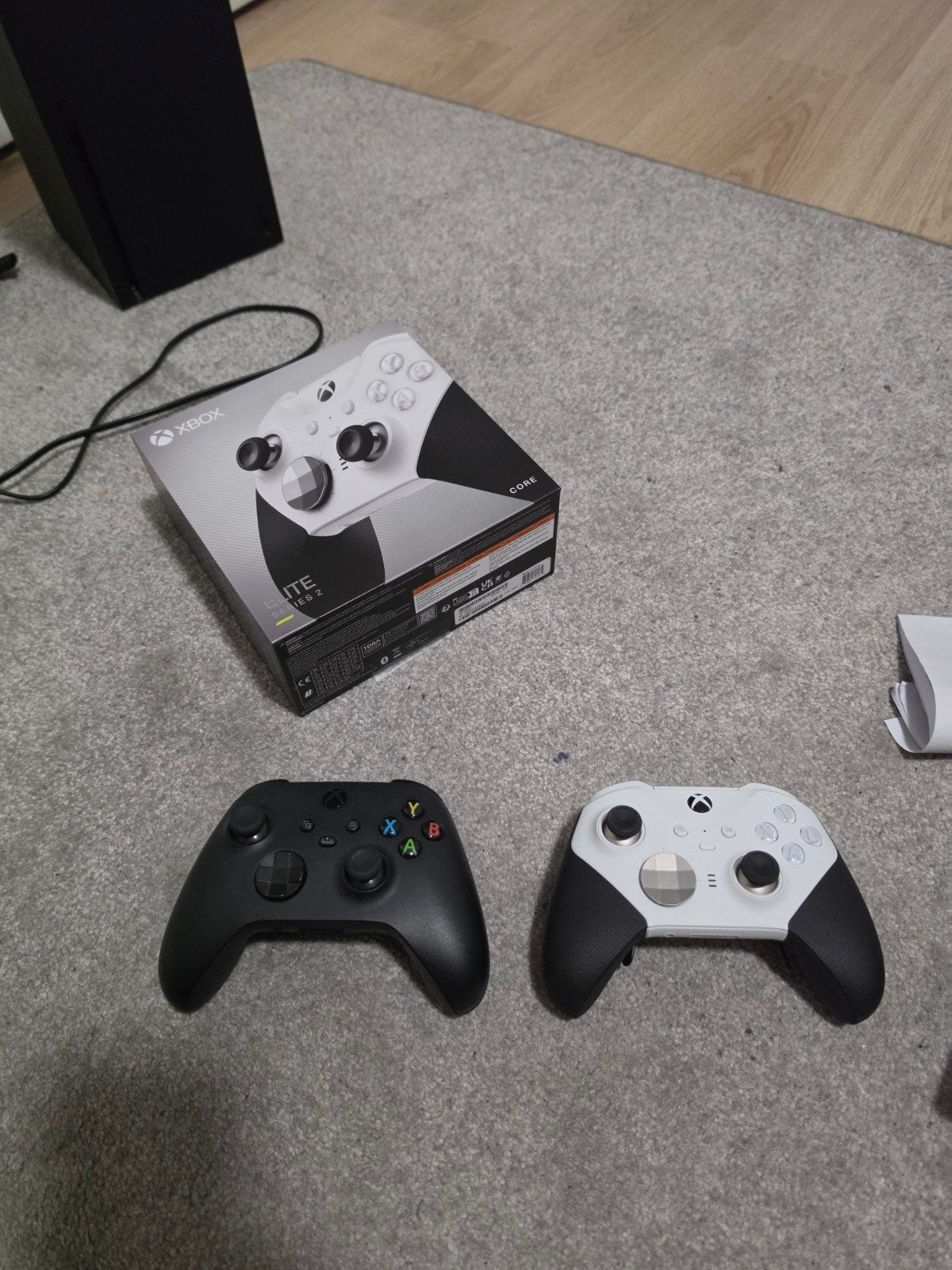 Foto 6 van Xbox Series X 1Tb met Elite Series 2 Core controller