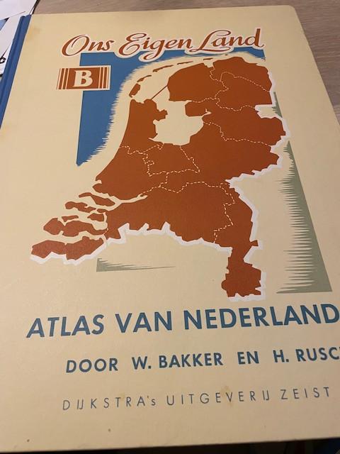 Vintage schoolatlas:Ons eigen land B, W.Bakker en H,Rusch, Verzenden, 1800 tot 2000, Nederland
