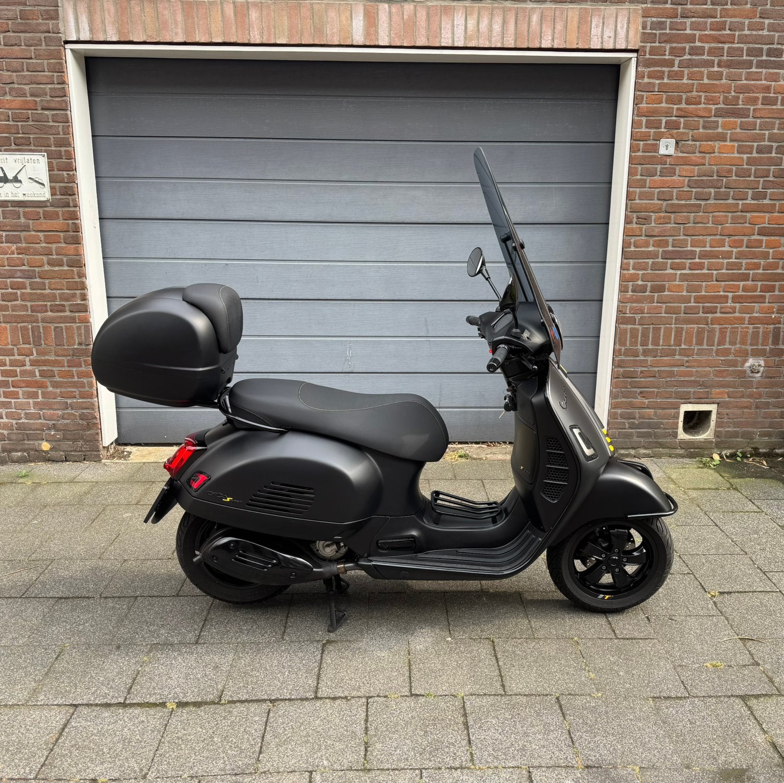 Vespa gts hpe 300, Ophalen of Verzenden, Zo goed als nieuw