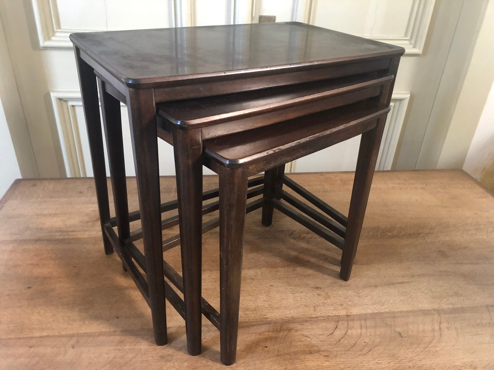 Vintage nesting tables, Ophalen