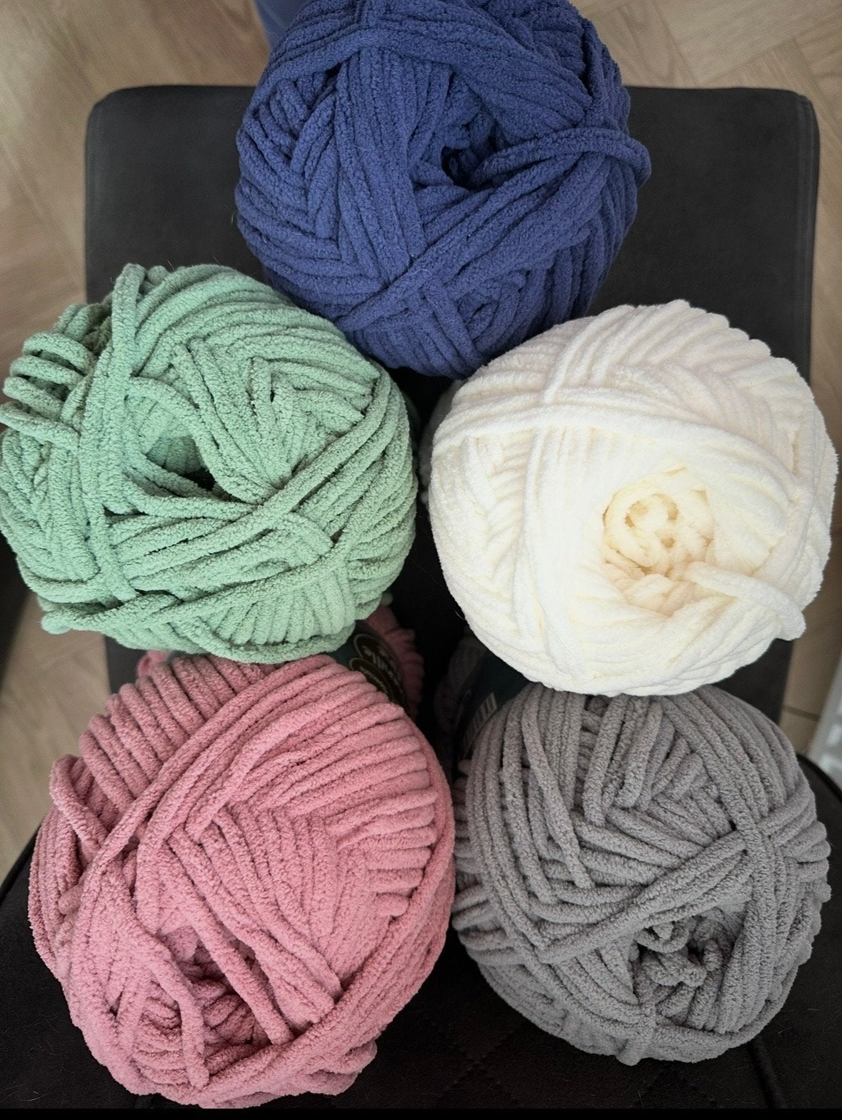 Alison & Mae Chenille garen – diverse kleuren – nieuw, Hobby en Vrije tijd, Ophalen of Verzenden, Nieuw, Breien of Haken, Wol of Garen