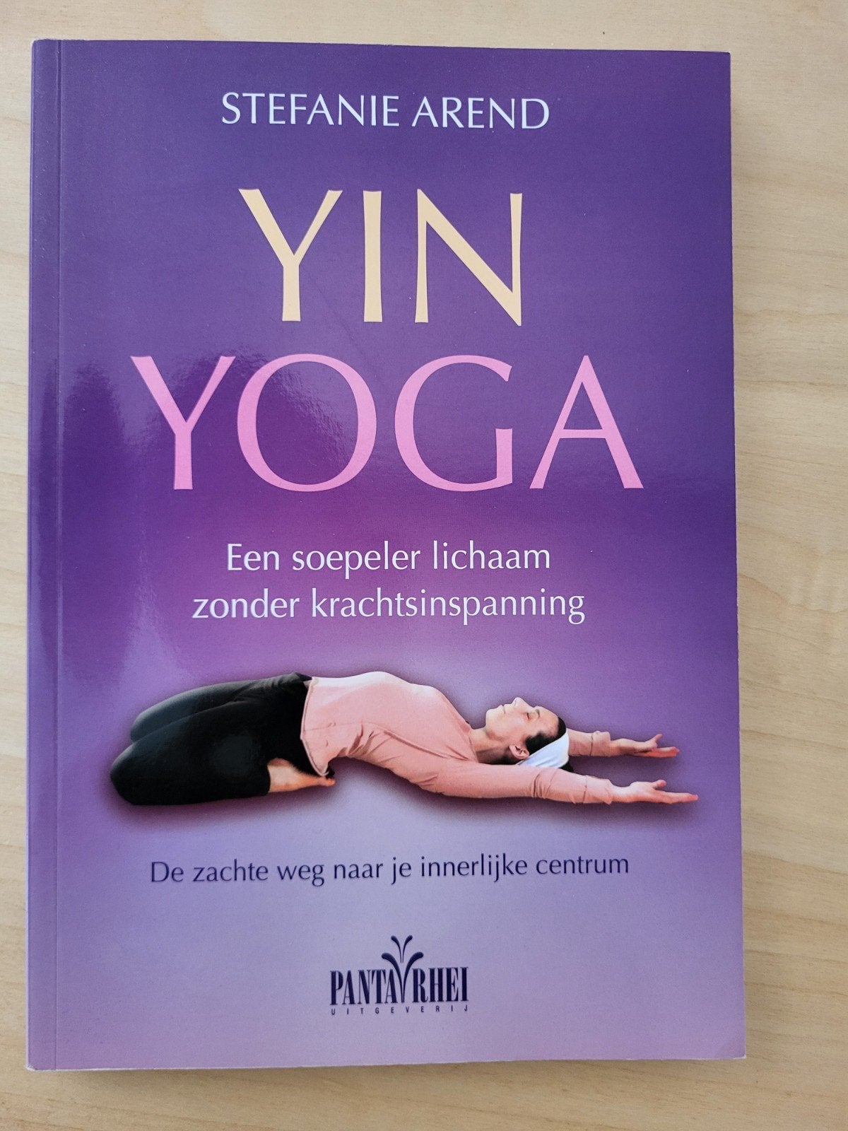 Stefanie Arend - Yin yoga, Boeken, Ophalen of Verzenden, Zo goed als nieuw, Stefanie Arend