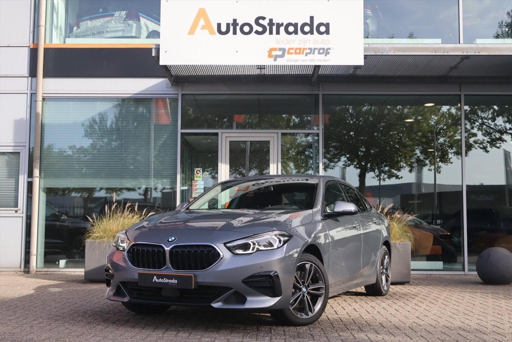 BMW 2 Serie Gran Coupé (f44) 218i SportLine | Sfeer | Camer, Auto's, Automaat, 136 pk, Gebruikt, 1350 kg