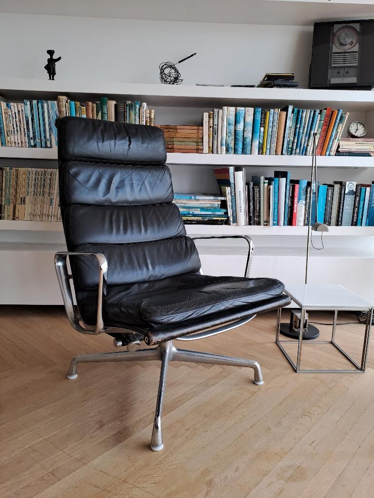 Eames fauteuil softpad EA222, Huis en Inrichting, Fauteuils, Ophalen, Gebruikt, 50 tot 75 cm, Leer