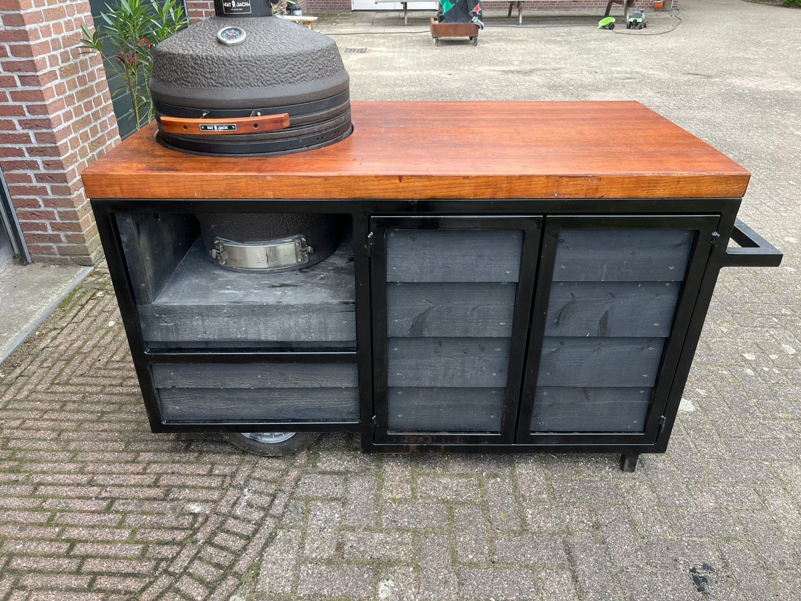 Bbq met meubel, Ophalen, Gebruikt