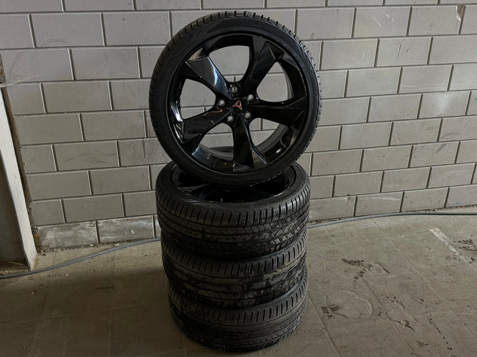 Originele velgenset cobra 18 inch & banden - Golf & Caddy, Auto-onderdelen, Ophalen, 18 inch, 215 mm, Banden en Velgen