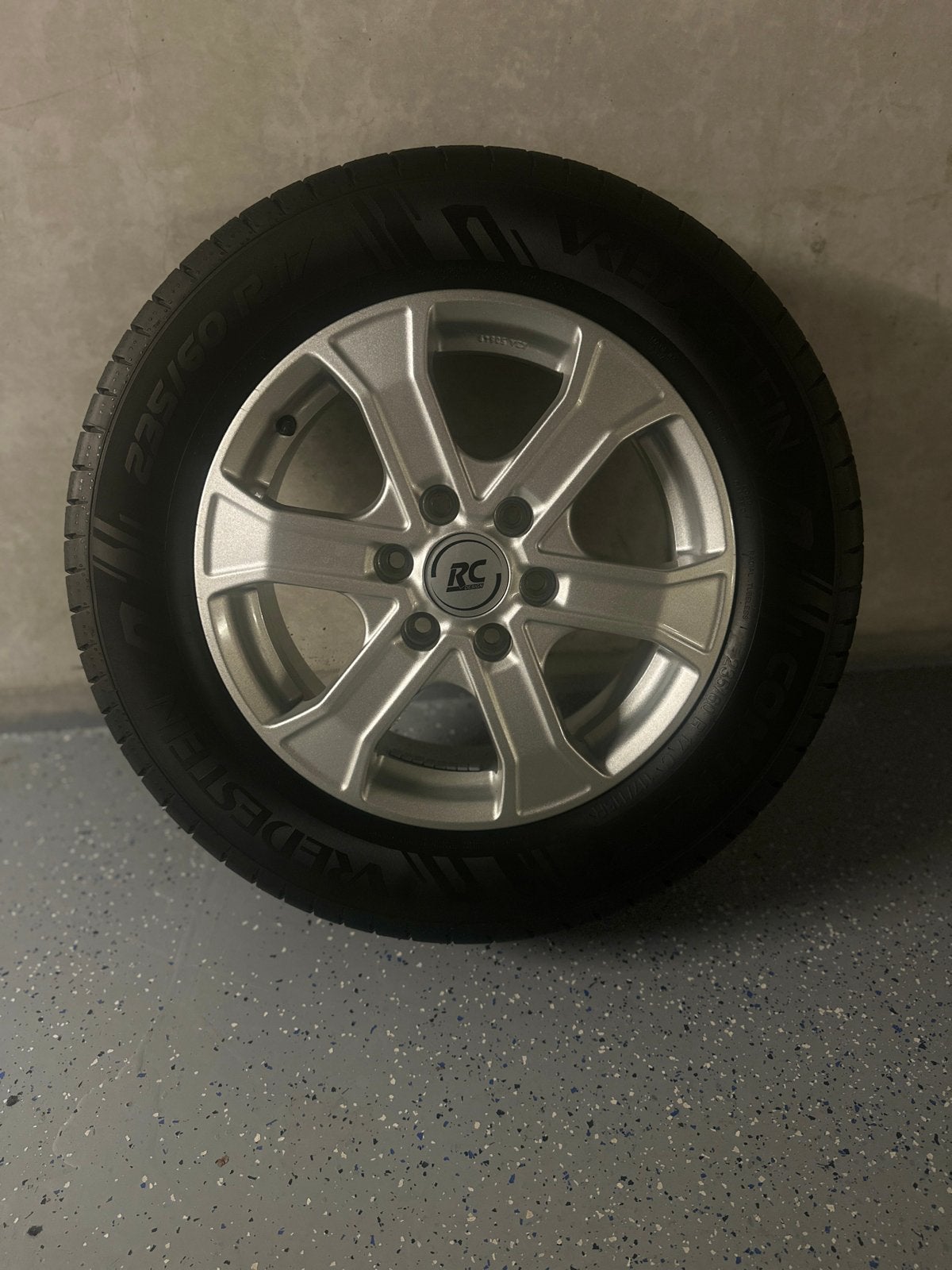 Vredestein All Season band; RC Design velg 235/60 R17, Auto-onderdelen, Ophalen, Gebruikt, 17 inch, 235 mm