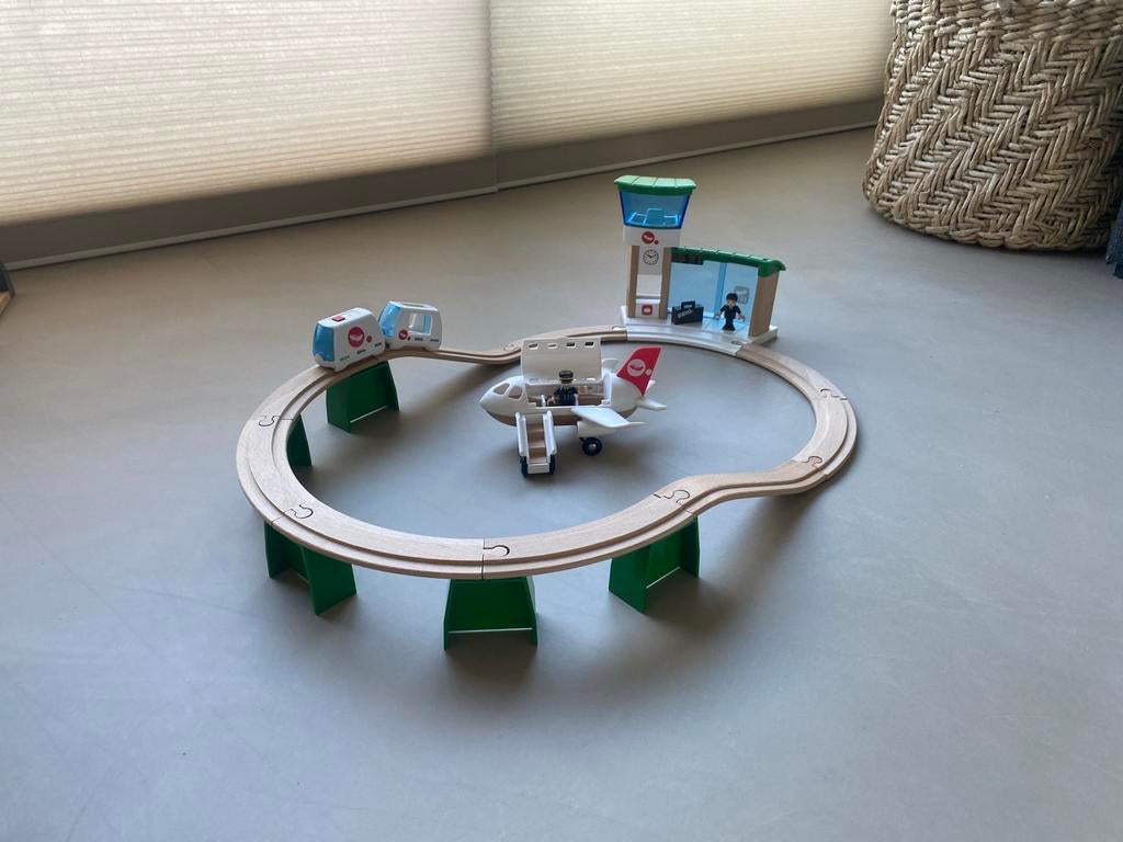 Brio Monorail Luchthavenset, Ophalen of Verzenden, Zo goed als nieuw, Rij- of Hobbelspeelgoed