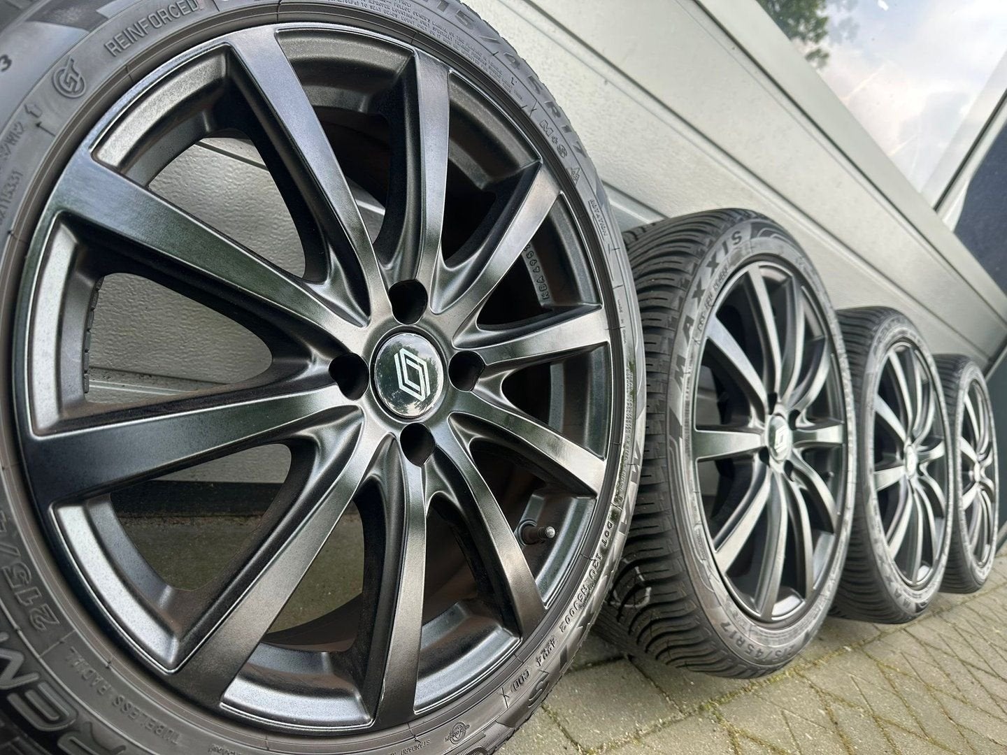 17 inch Renault Captur Wind Clio velgen allseason banden, Auto-onderdelen, Banden en Velgen, -, -, Banden en Velgen, 17 inch