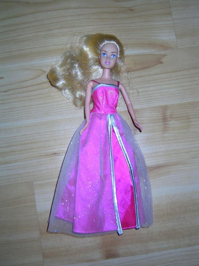 Barbie (Simba), Kinderen en Baby's, Speelgoed | Poppen, Ophalen of Verzenden, Zo goed als nieuw, Barbie