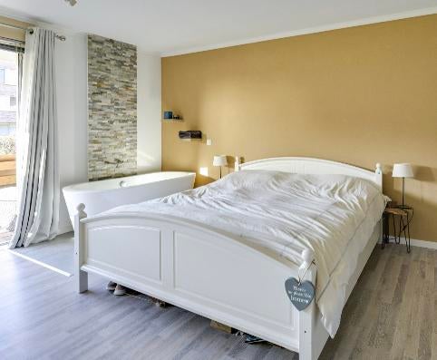 Tweepersoonsbed 90x200cm met elektrische lattenbodems
