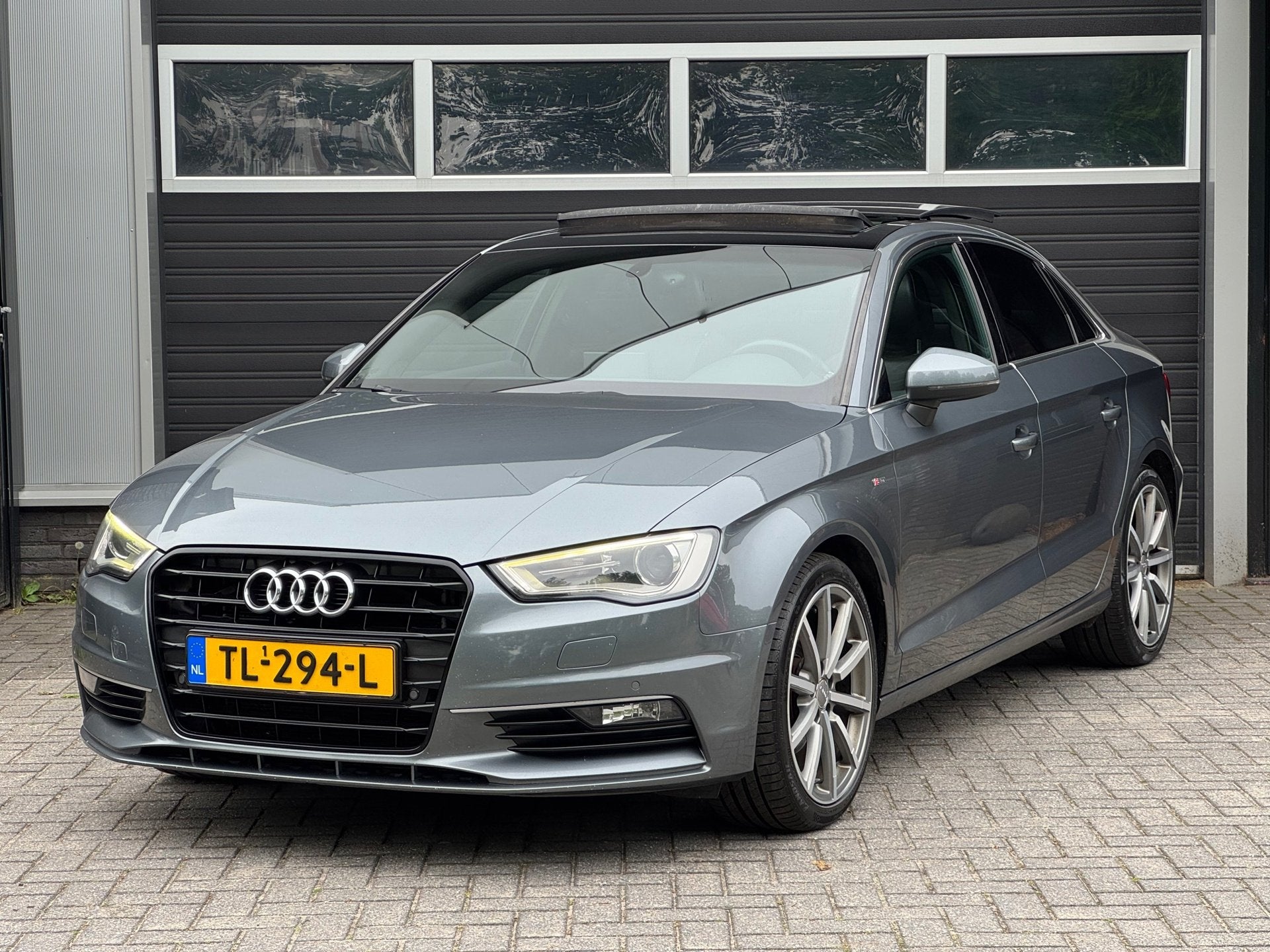 Audi A3 Limousine 2.0 TDI S Line Pano, Xenon/Led, Navi, Came, Auto's, Euro 5, Gebruikt, 4 cilinders, Leder en Stof