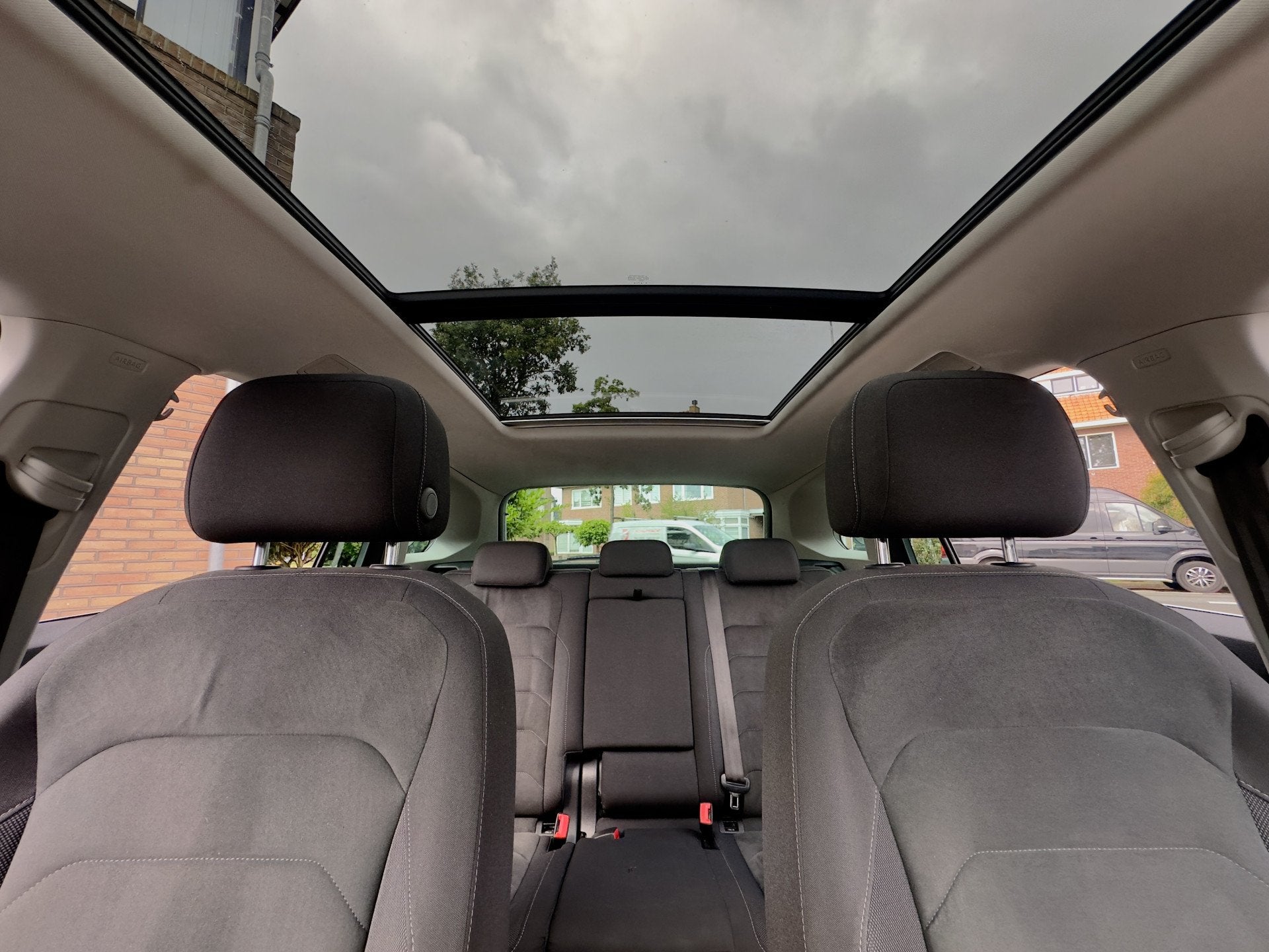 Volkswagen Tiguan 1.4 TSI AUT6 HIGHLINE PANODAK NAVI 18 INCH, Auto's, Euro 6, 4 cilinders, 150 pk, Alcantara