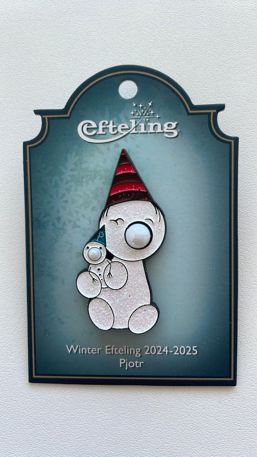 Efteling pin Winter 2024-2025 Pjotr EPP 481 op kaartje, Ophalen of Verzenden, Nieuw, Button of Speldje
