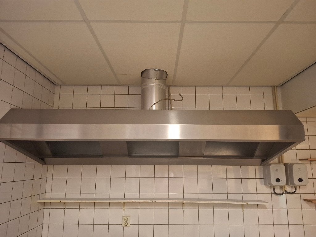 RVS Horeca Afzuigkap. 250cm. Met Roosters., Ophalen, Gebruikt, Fornuis, Frituur en Grillen