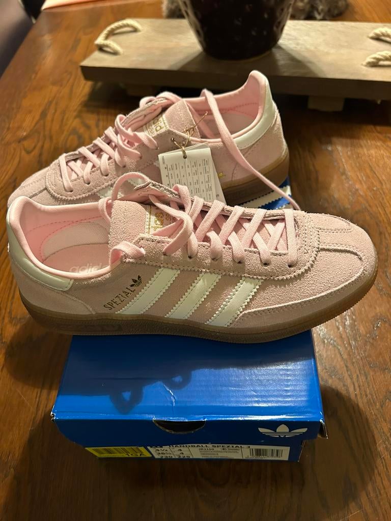 Nieuwe adidas specialz maat 362/3licht rose, Kinderen en Baby's, Kinderkleding | Schoenen en Sokken, Ophalen of Verzenden, Zo goed als nieuw