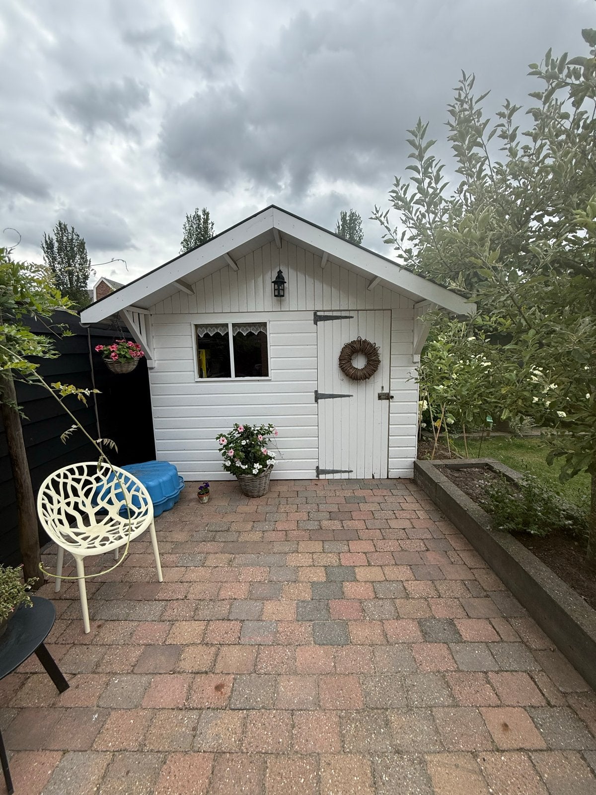 Witte houten schuur met raam en deur, Tuin en Terras, Tuinhuizen, Gebruikt, Schuur, Minder dan 200 cm, 1 raam