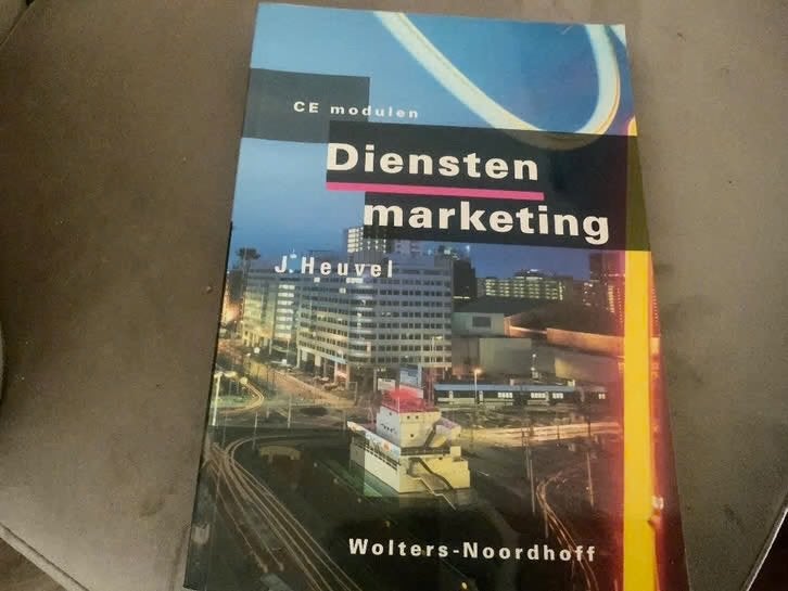 Dienstenmarketing - CE modulen - J. Heuvel, Boeken, Verzenden, Economie en Marketing, J. Heuvel, Gelezen