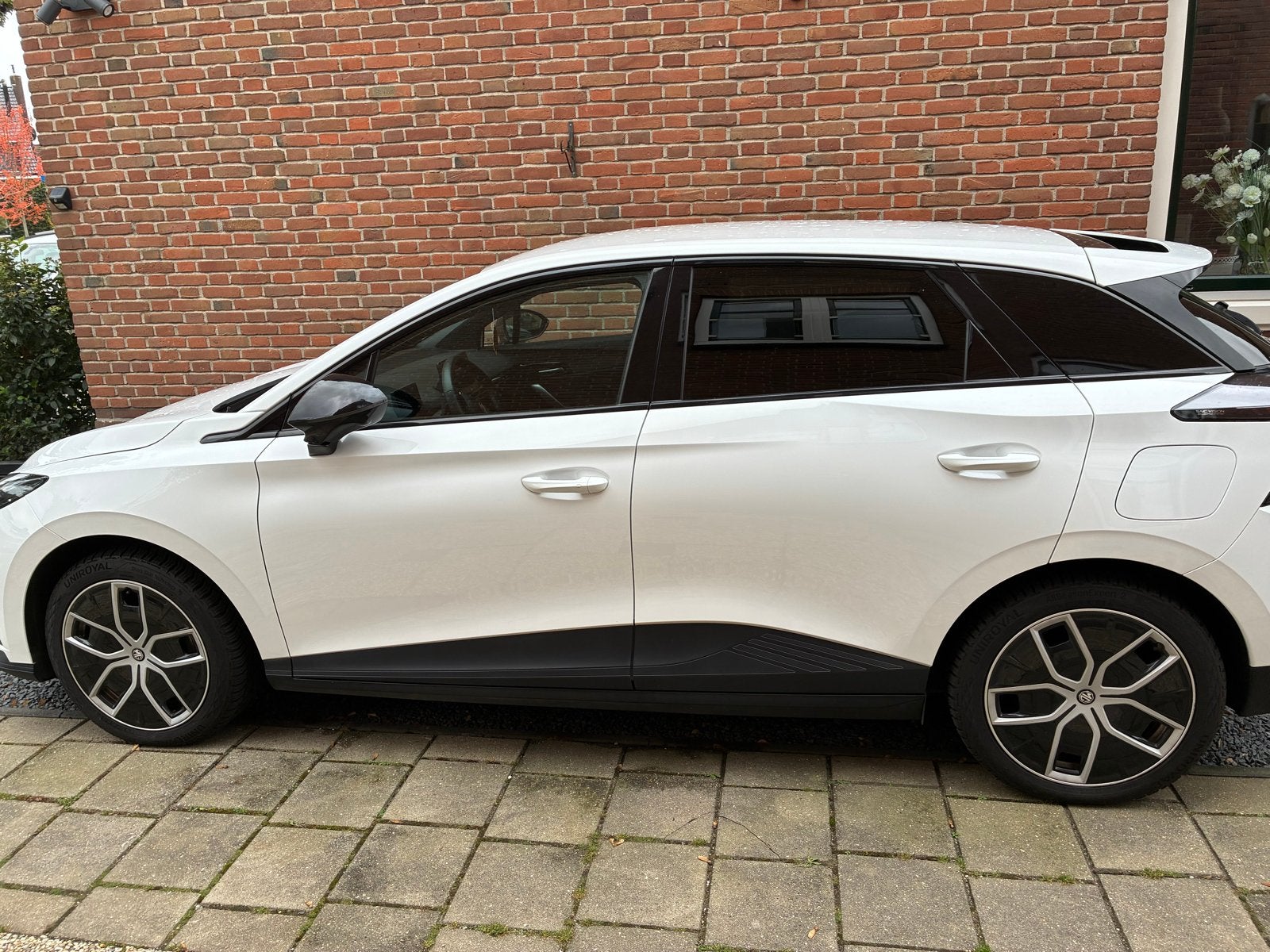 MG4 64kWh Long Range Luxury 204pk 2024 Wit  WTLP 450, Auto's, Automaat, Achterwielaandrijving, 1650 kg, Wit