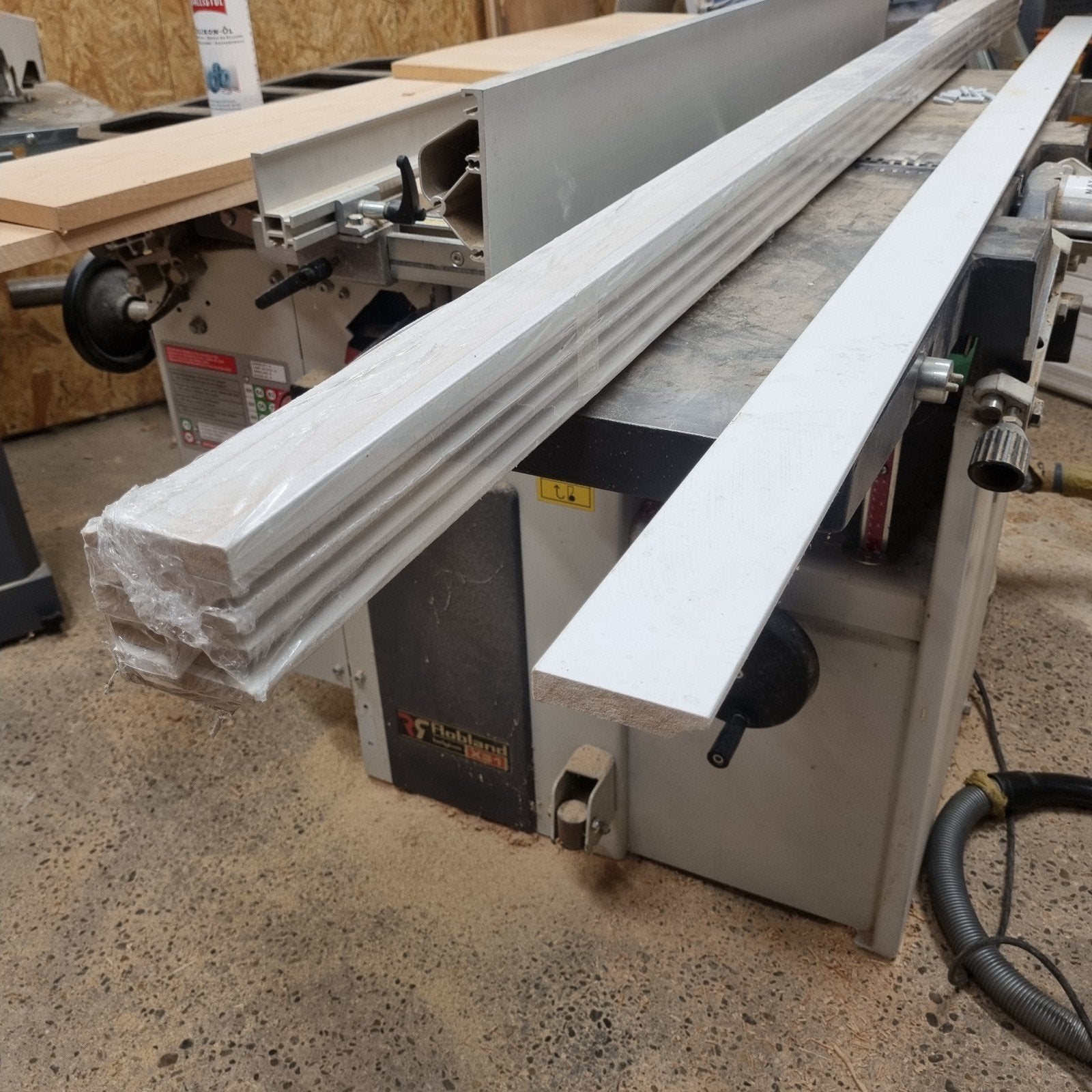 MDF Plinten met grondverf - 264m totaal, Doe-het-zelf en Verbouw, Ophalen of Verzenden, Nieuw, Mdf, 200 tot 250 cm