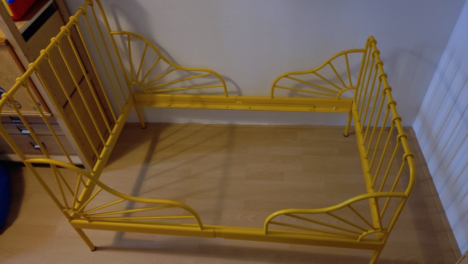 Geel meegroeibed IKEA met lattenbodem en matras, Kinderen en Baby's, Kinderkamer | Bedden, Gebruikt, 70 tot 85 cm, 180 cm of meer