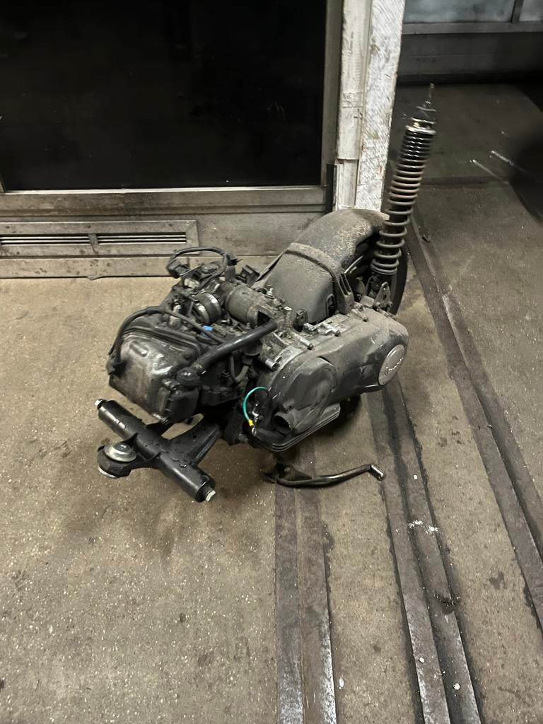 Vespa 125cc 3v Motorblok - AC, Fietsen en Brommers, Brommeronderdelen | Scooters, Gebruikt, Vespa, Blok, Ophalen of Verzenden