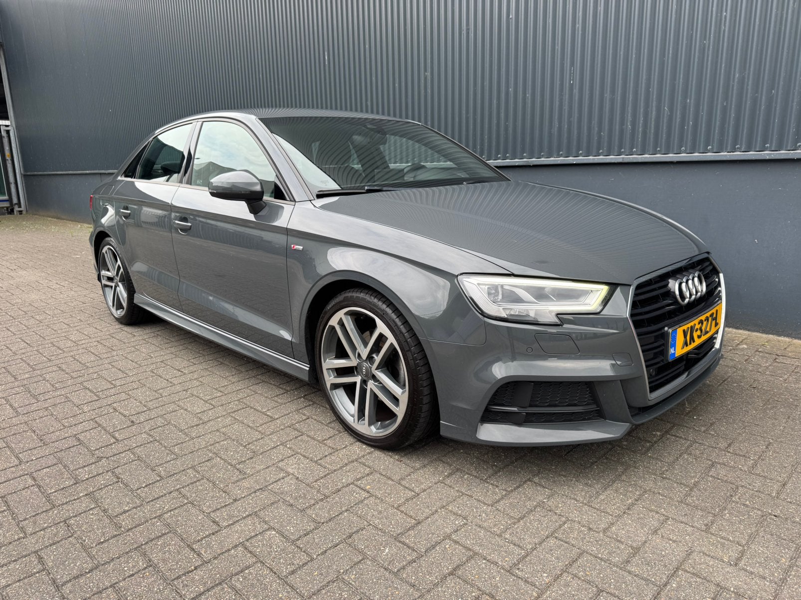 Audi A3 Limousine 35 TFSI S Line | Automaat | ACC | Trekhaak, Auto's, 15 km/l, 1498 cc, Zwart, 4 cilinders