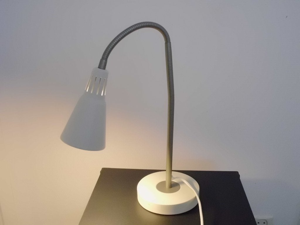 1 x retro IKEA KVART bureaulamp, tafellamp mat wit met led, Bureaulamp, Gebruikt, E14 (klein), Wit
