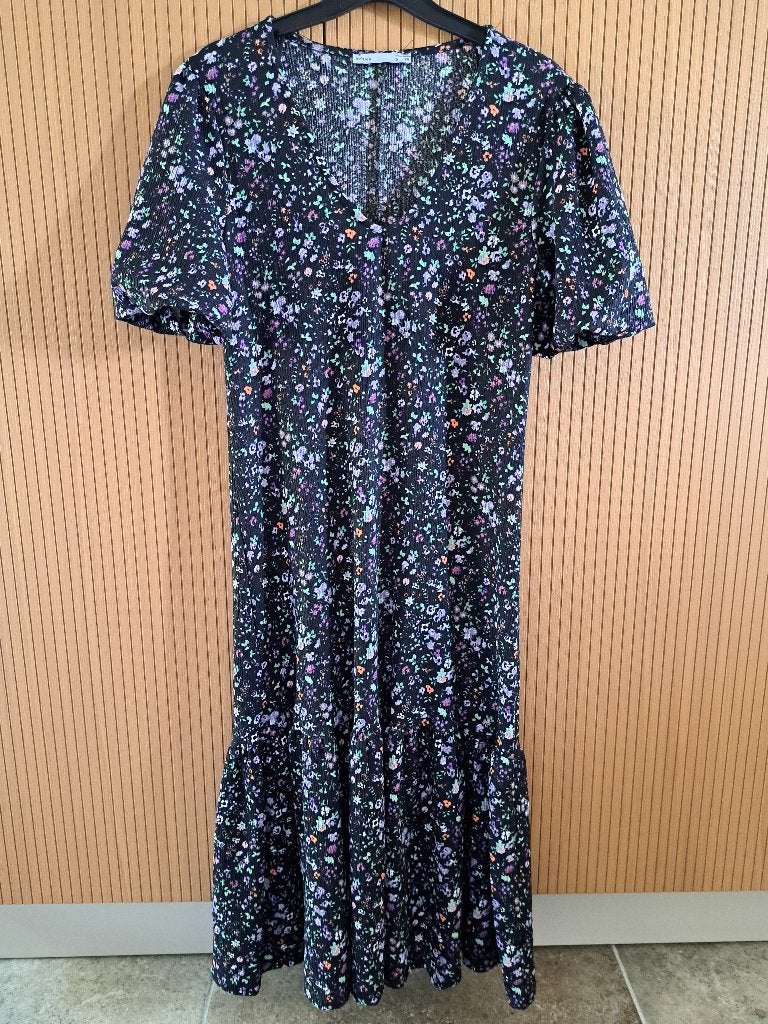 Lefties jurkje met structuur en bloemen, maat S., Kleding | Dames, Ophalen of Verzenden, Zo goed als nieuw, Knielengte, Maat 36 (S)