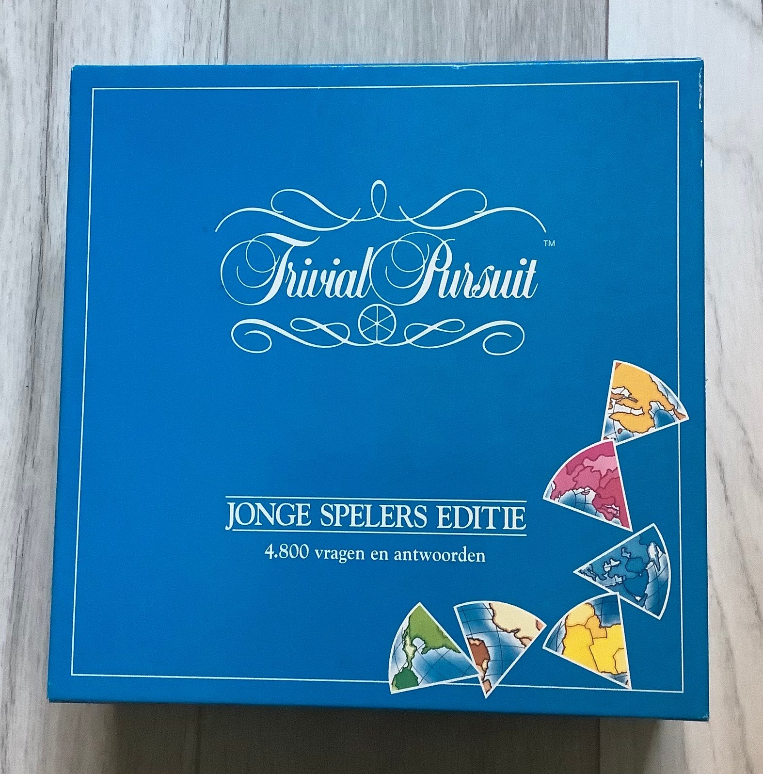 Trivial Pursuit – Jonge Spelers editie, Hobby en Vrije tijd, Gezelschapsspellen | Bordspellen, Vijf spelers of meer, Ophalen of Verzenden