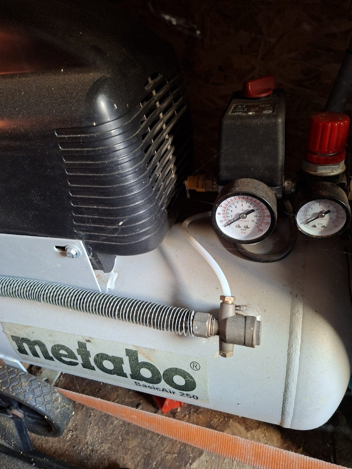 Metabo BasicAir 250 Compressor - Gebruikt, Doe-het-zelf en Verbouw, Ophalen, Gebruikt, 6 tot 10 bar, 25 tot 100 liter
