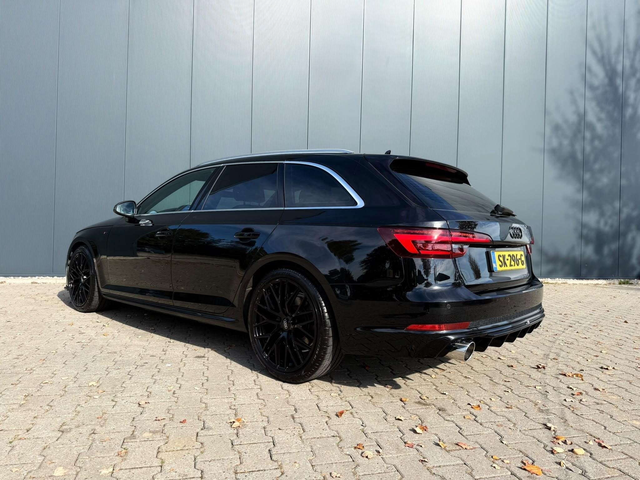 Foto 6 van Audi A4 Avant 1.4 TFSI Sport S line edition navi / 19 inch l