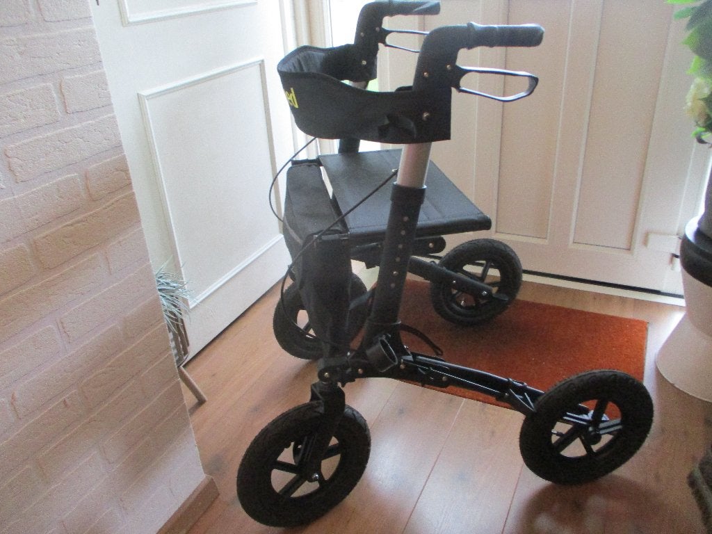Rollator  breed model ,v.a 85,00e, Diversen, Rollators, Zo goed als nieuw, Lichtgewicht, Opvouwbaar, Ophalen