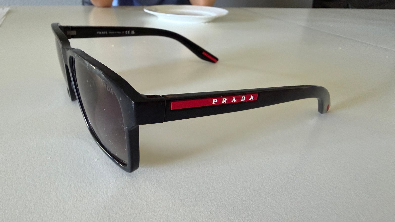 Prada zonnebril nieuw, Sieraden, Tassen en Uiterlijk, Ophalen, Zo goed als nieuw, Zwart, Overige merken