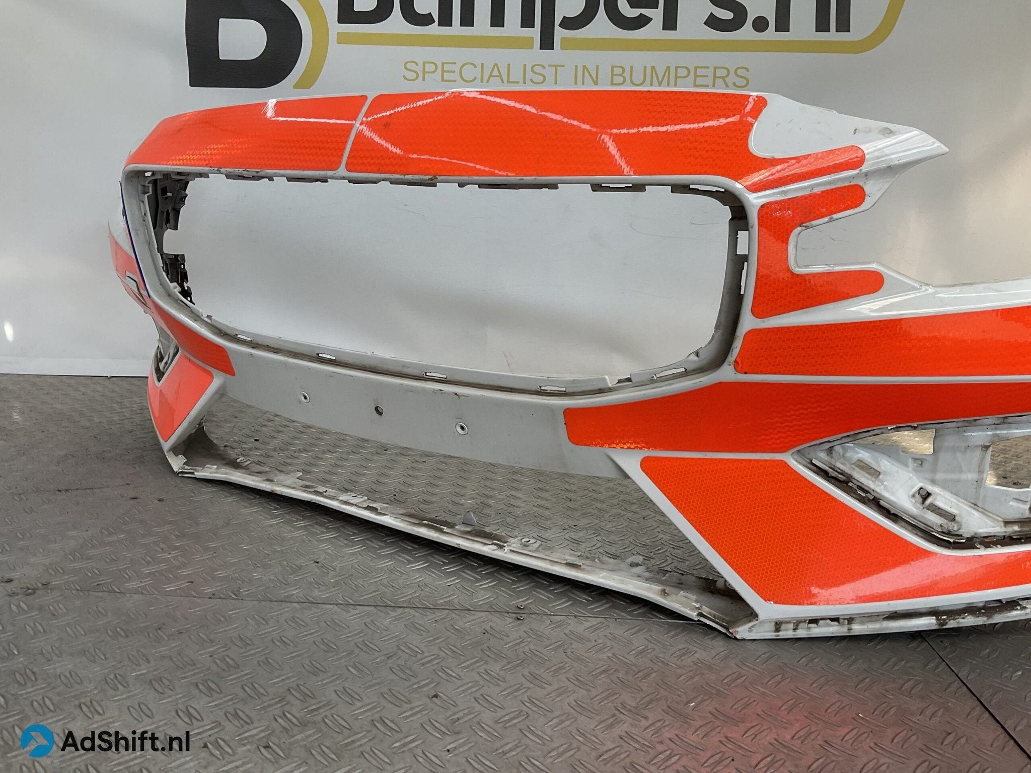 Bumper Volvo S60 V60 2018-2022 31690589 Voorbumper E5-18843, Bumper