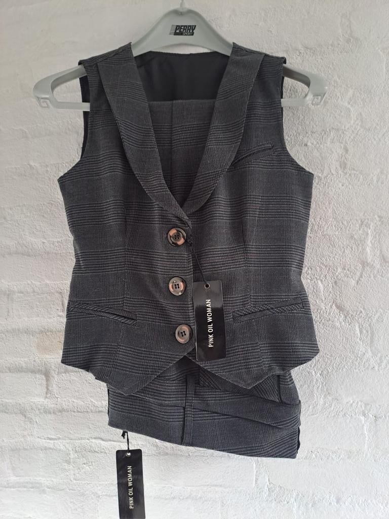 LEUK 2 DELIG PAK, Kleding | Dames, Jasjes, Kostuums en Pakken, Kostuum of Pak, Ophalen of Verzenden, Zo goed als nieuw, Pink OIl Woman