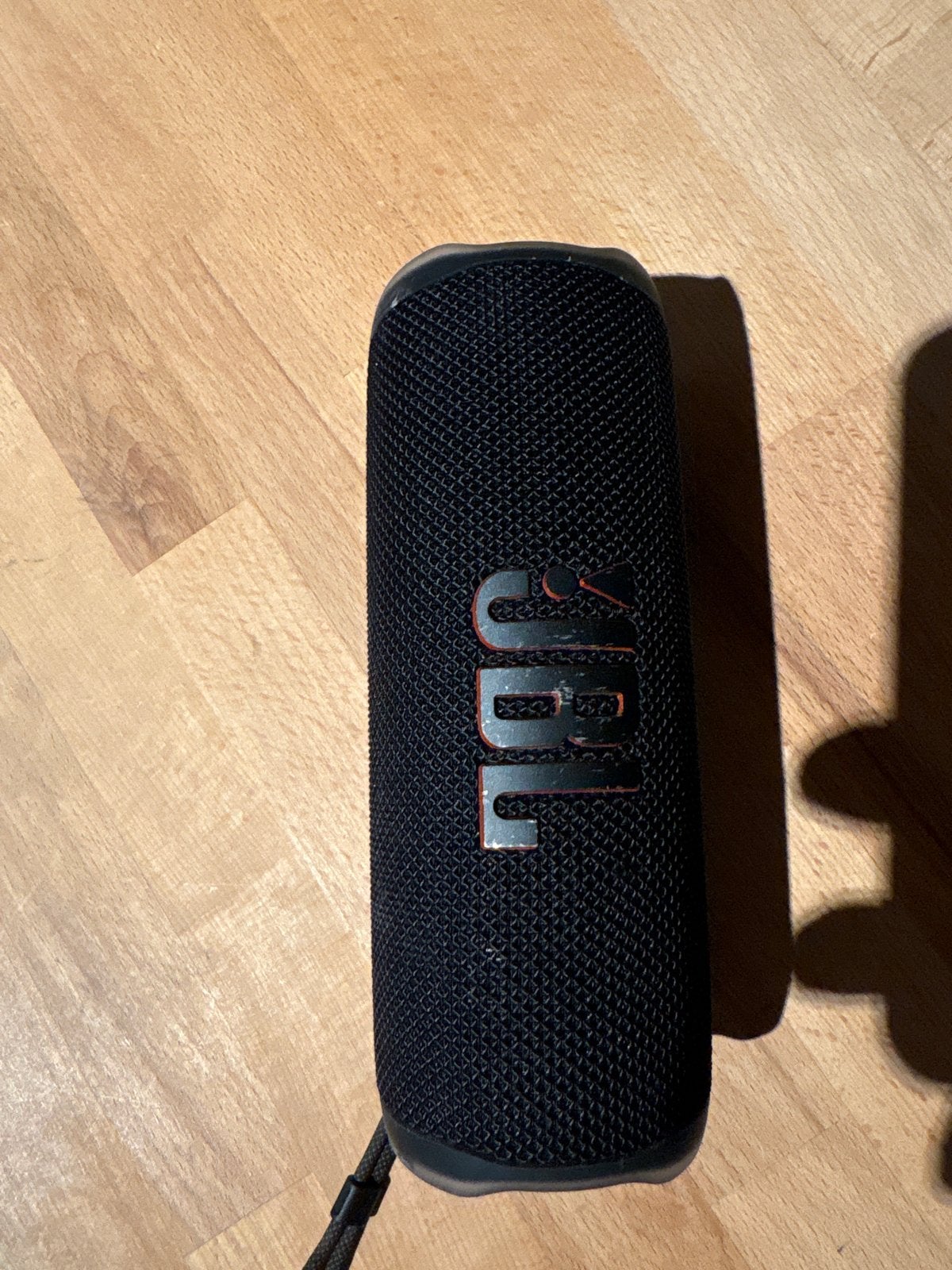 JBL Flip 6 - Laadt niet op, lang stil gelegen
