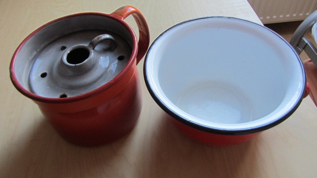 Oude emaille melkkoker + kom of pot    Retro, Ophalen of Verzenden