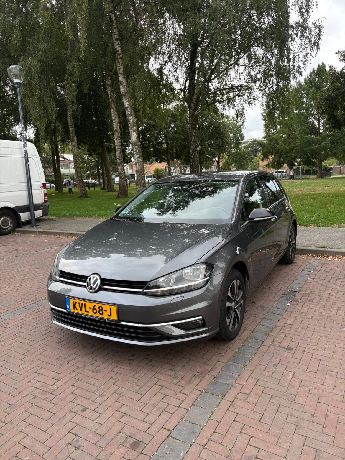 Volkswagen Golf 1.0 TSI 115pk 5D 2019 Grijs, Auto's, Voorwielaandrijving, 1145 kg, 620 kg, Handgeschakeld
