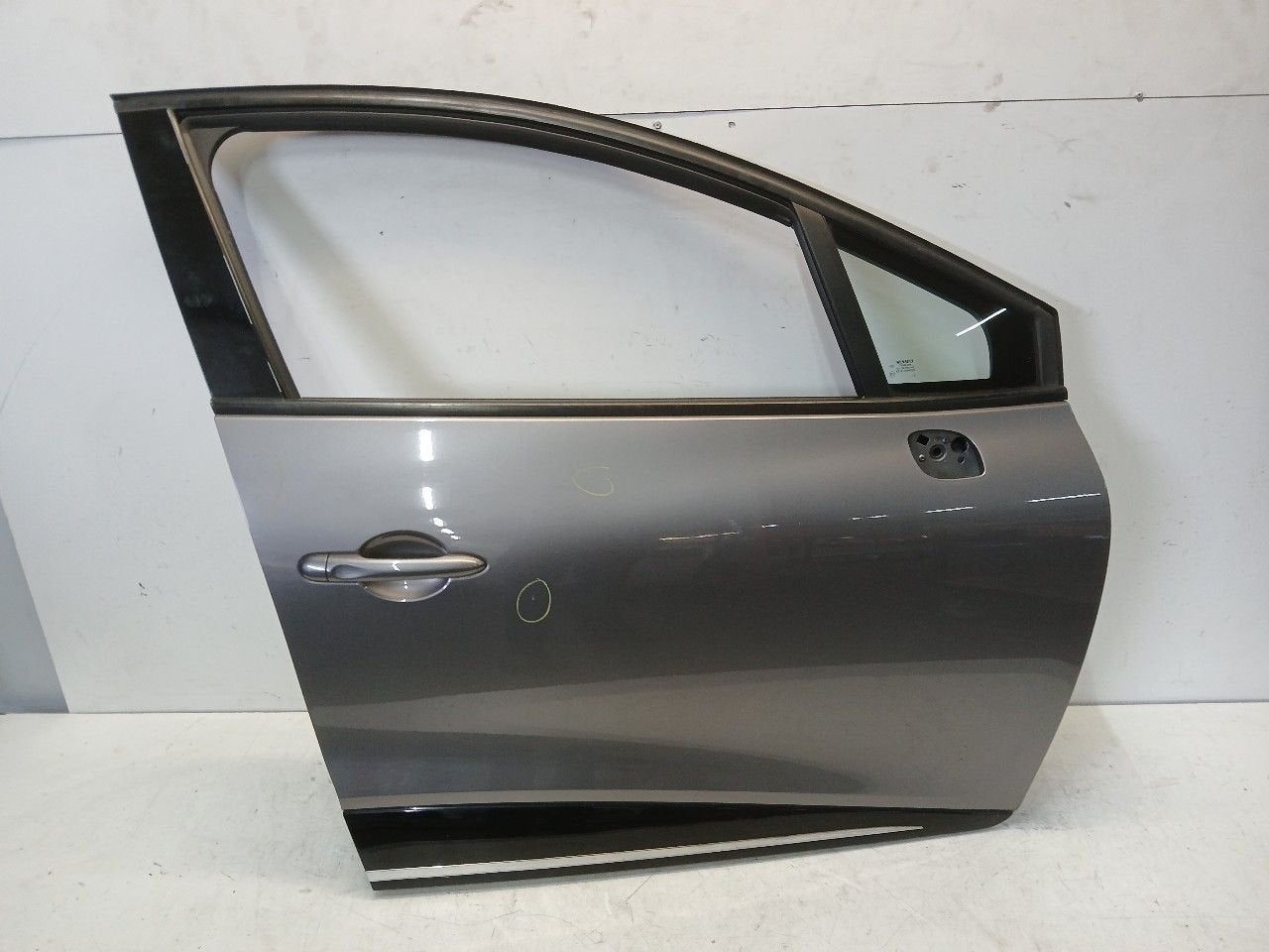 Portier rechts voor Renault Clio, Onderdelen@venauto.nl, Van der Ven Autorecycling B.V., Gebruikt, Ettenseweg 76, 4706 PB Roosendaal, The Netherlands
