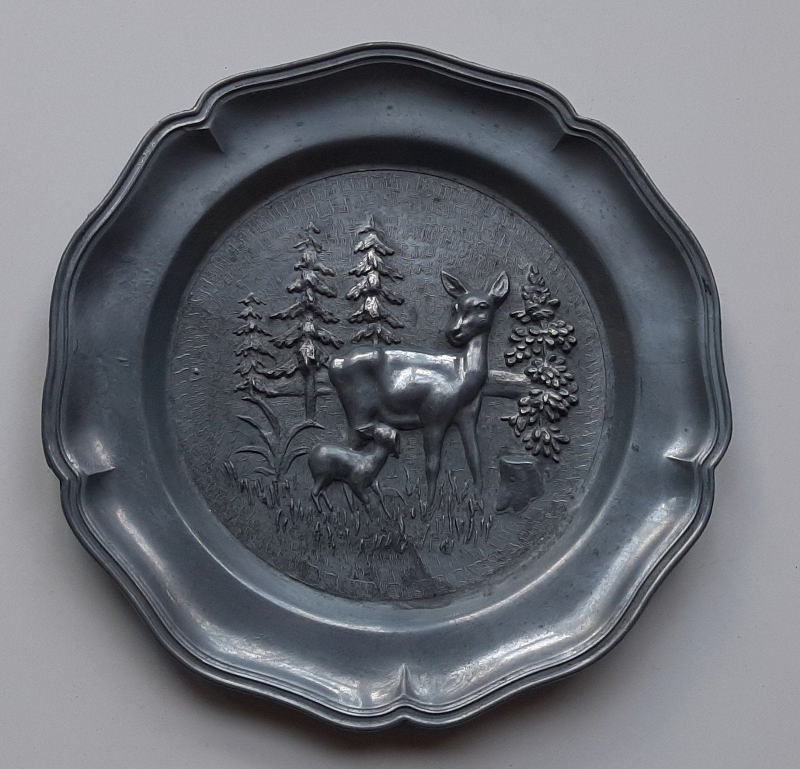 tinnen wandbord met ree en jong., Ophalen of Verzenden