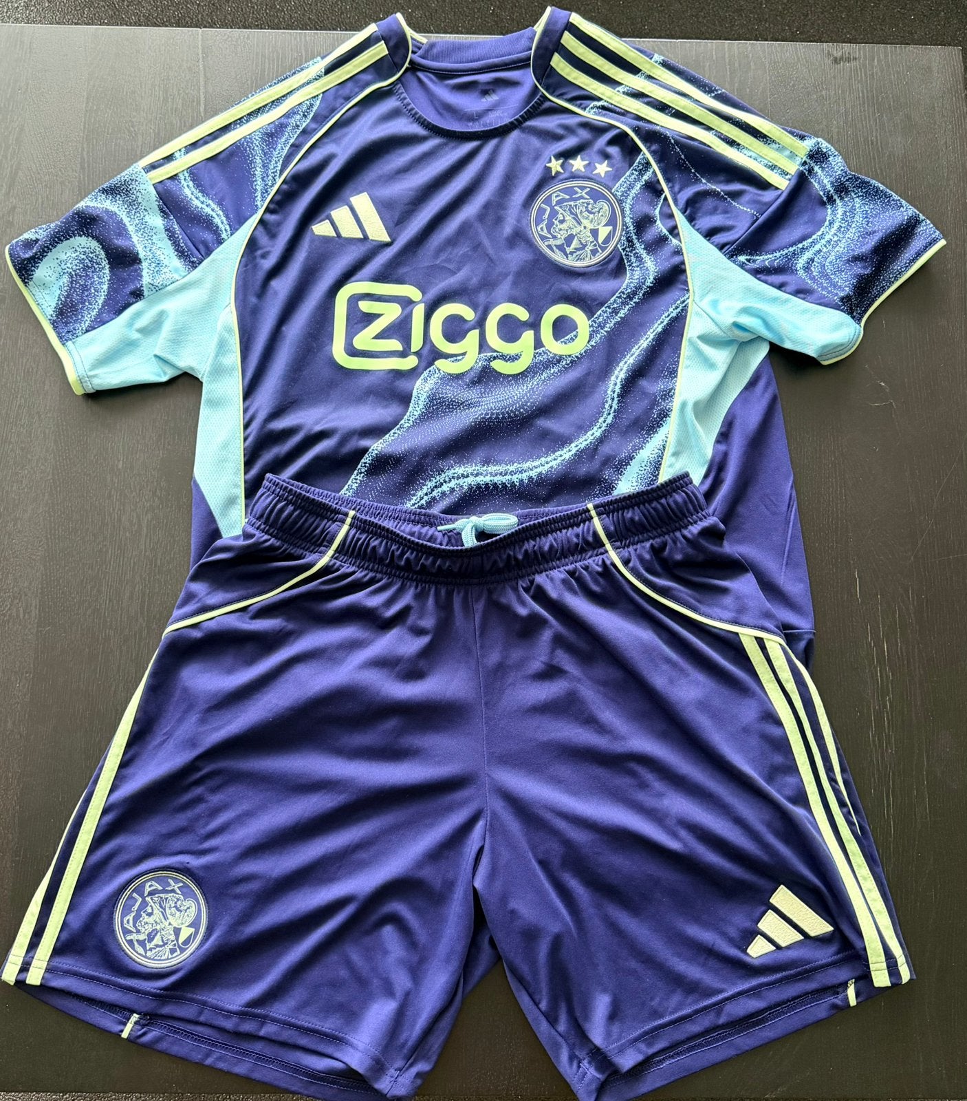 Ajax Amsterdam Uitshirt & Short 25/25, Maat L, Ophalen of Verzenden, Zo goed als nieuw, Shirt
