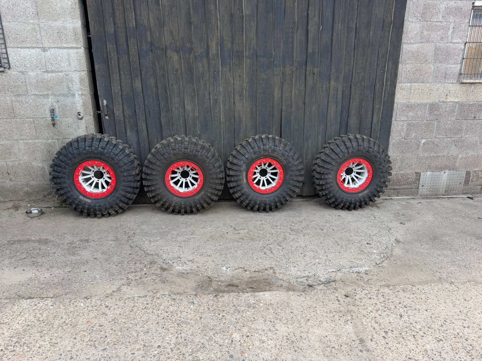 Te koop zgan maxxis mud trepador 38.5 x 12.50 x 16, Ophalen