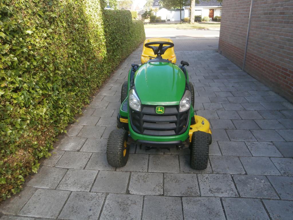 zgan john deere x106 zitmaaier met nog geen 80 uur, Zo goed als nieuw, Ophalen, John Deere, John deere