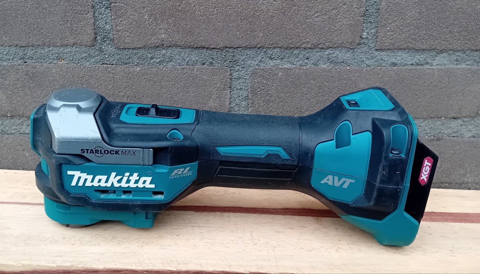 Makita TM001G XGT 40V Max Li-ion accu multitool body, Ophalen, Zo goed als nieuw, Minder dan 700 watt, Overige typen