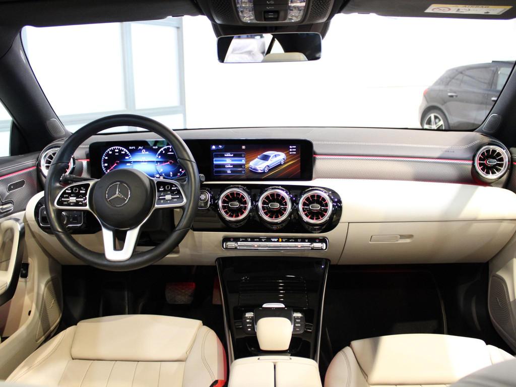 Mercedes-Benz CLA Coupé 200 Premium Panorama dak, Auto's, CLA, Gebruikt, 4 cilinders, 715 kg