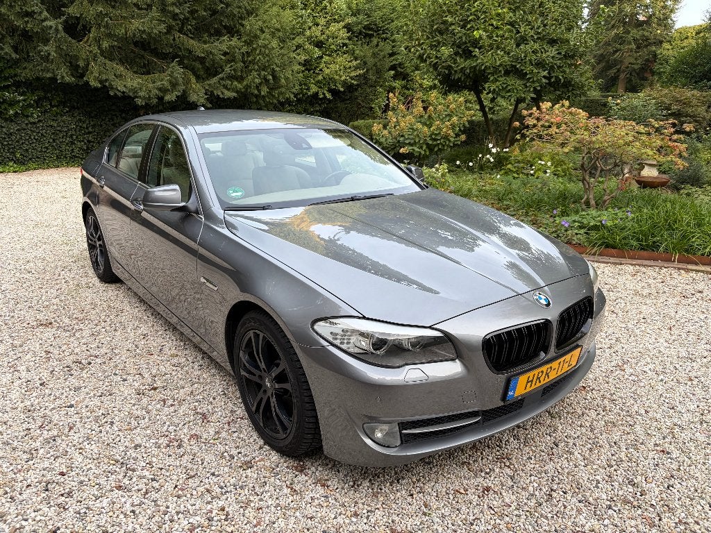 BMW 535i F10 High Exec | Youngtimer | ACC | HUD | CarPlay, Automaat, Achterwielaandrijving, Beige, 1675 kg